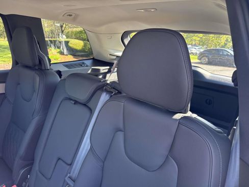 Used 2026 Volvo XC90 B5 Core w/ Protection Package Premier AWD/4WD image 26