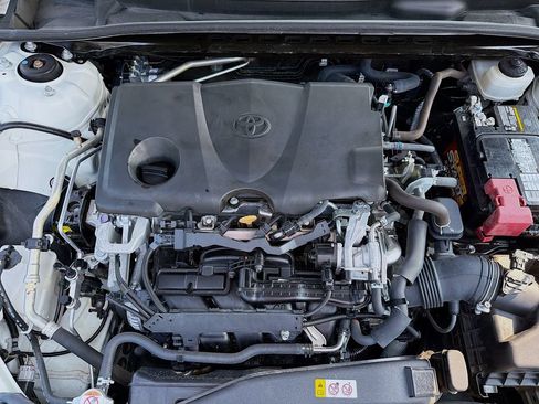 Used 2020 Toyota Camry SE FWD image 27