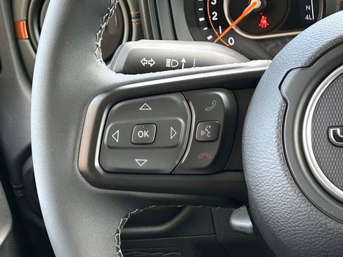 New 2025 Jeep Gladiator Mojave w/ Steel Bumper Group image 17