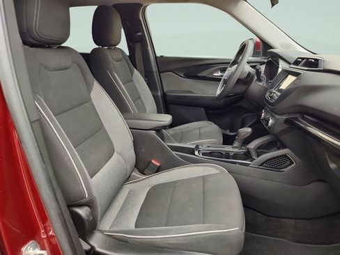 Used 2022 Chevrolet TrailBlazer LT w/ Confidence II Package FWD image 29