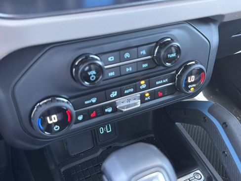 Used 2024 Ford Bronco Wildtrak AWD/4WD image 31
