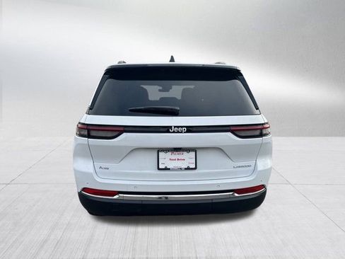 New 2025 Jeep Grand Cherokee Laredo image 6