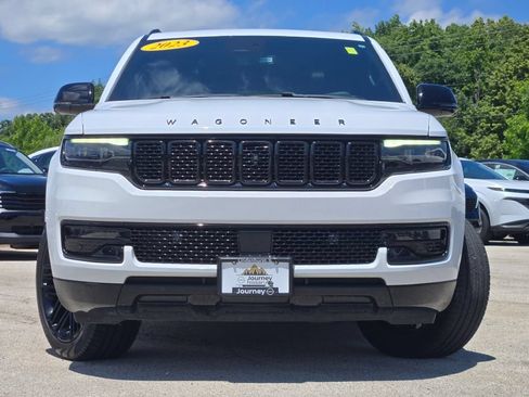 Used 2023 Jeep Wagoneer Series II w/ Convenience Group I AWD/4WD image 3