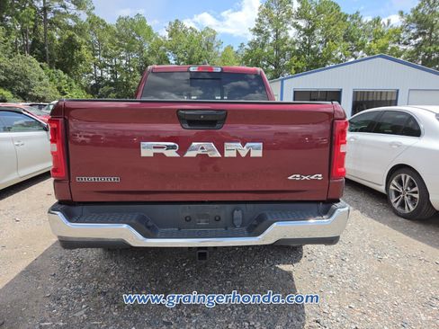 Used 2025 RAM 1500 Big Horn AWD/4WD image 8