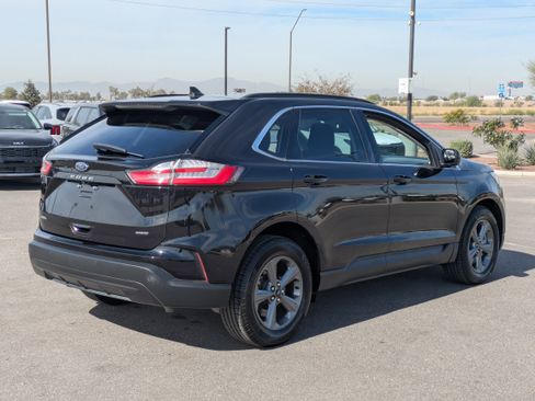 Used 2022 Ford Edge SEL w/ Sport Appearance Package image 5