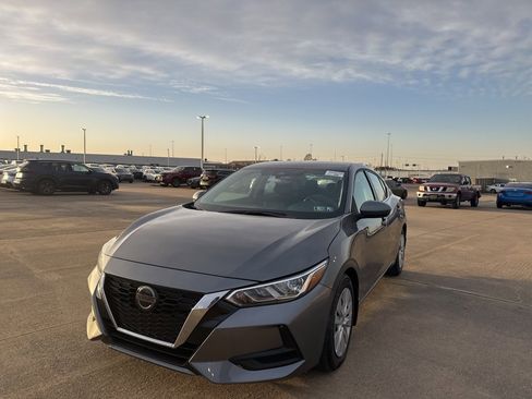 Certified 2020 Nissan Sentra S image 4