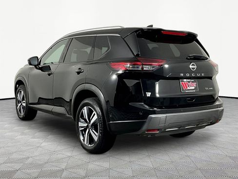 Certified 2026 Nissan Rogue SL AWD/4WD image 4