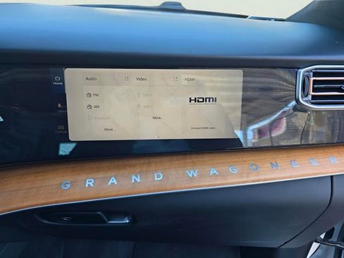 Used 2024 Jeep Grand Wagoneer L Series III AWD/4WD image 28