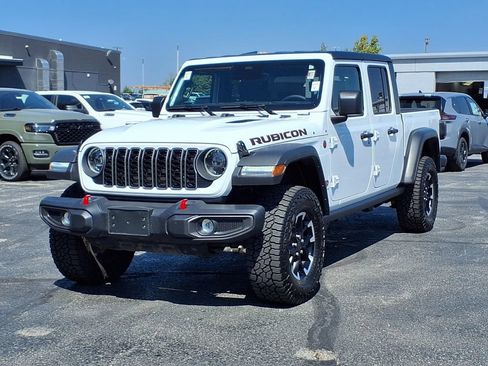 Used 2026 Jeep Gladiator Rubicon w/ Steel Power Dome Hood Package AWD/4WD image 2