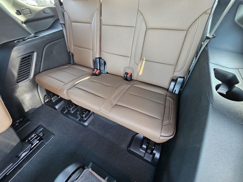 New 2026 Chevrolet Tahoe High Country AWD/4WD image 21