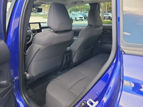 Used 2025 Toyota Corolla Cross LE w/ Moonroof Package FWD image 9