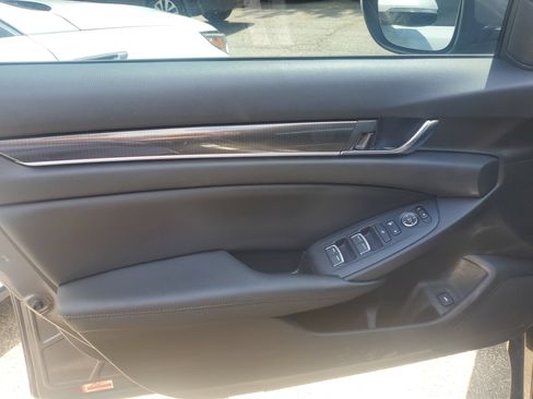 Used 2019 Honda Accord Sport image 8