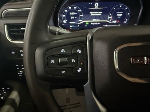Used 2023 GMC Yukon SLT w/ SLT Luxury Package image 14