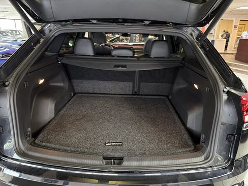 Used 2020 Volkswagen Atlas Cross Sport SEL R-Line image 30