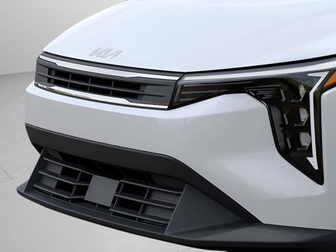 New 2026 Kia K4 LXS image 13