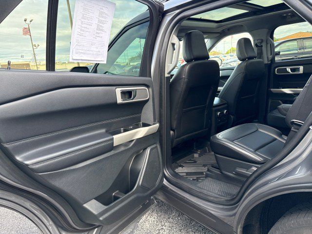 Used 2021 Ford Explorer XLT w/ Equipment Group 202A AWD/4WD image 23