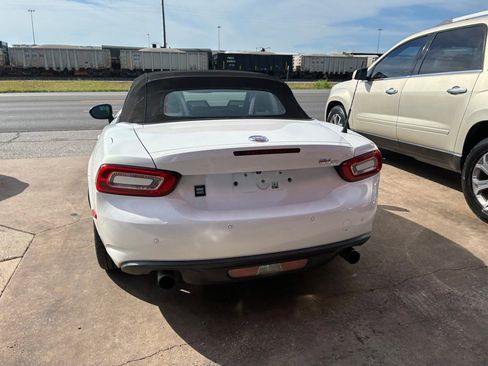 Used 2017 FIAT 124 Spider Lusso RWD image 18