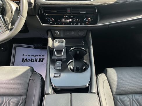 Used 2023 Nissan Rogue Platinum w/ Platinum Premium Package FWD image 18