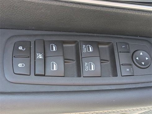 Used 2023 Chrysler Pacifica Touring-L w/ S Appearance Package image 12