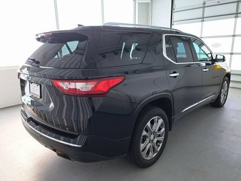 Used 2019 Chevrolet Traverse Premier w/ LPO, Blackout Package AWD/4WD image 5