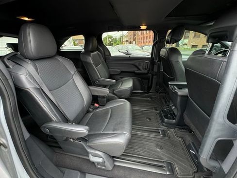 Used 2023 Toyota Sienna XLE Woodland Edition AWD/4WD image 14