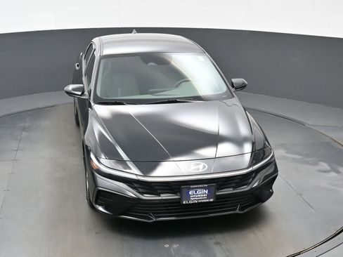 Used 2024 Hyundai Elantra SE FWD image 36