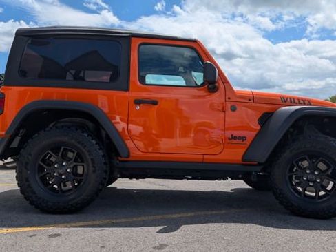 Used 2025 Jeep Wrangler Sport AWD/4WD image 4
