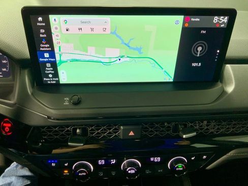 Used 2025 Honda Accord Touring image 3