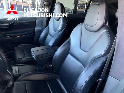 Used 2018 Tesla Model X 75D image 11
