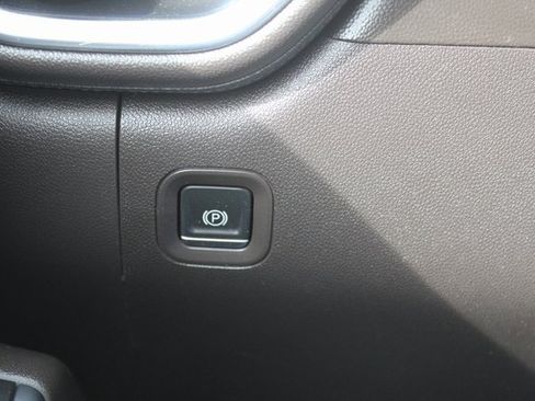 Used 2020 GMC Sierra 2500 SLE w/ SLE Value Package; image 27