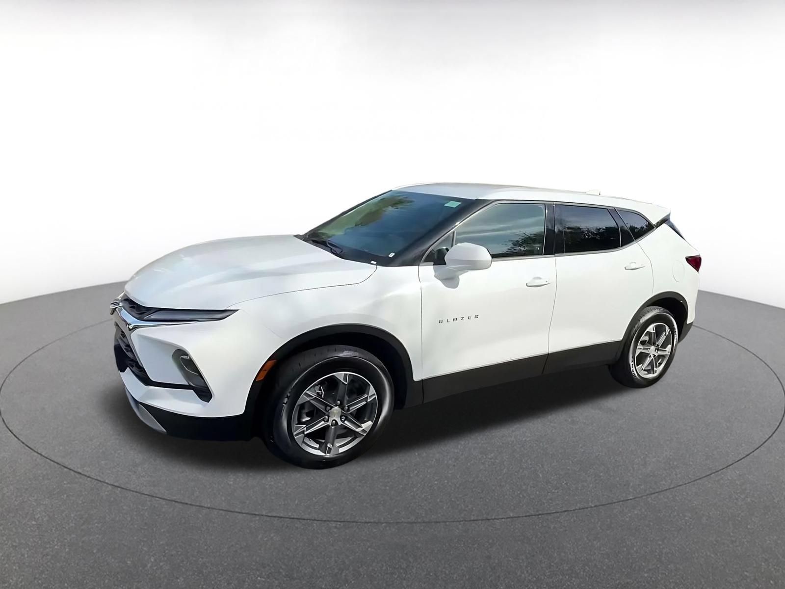 Used 2026 Chevrolet Blazer LT FWD image 8