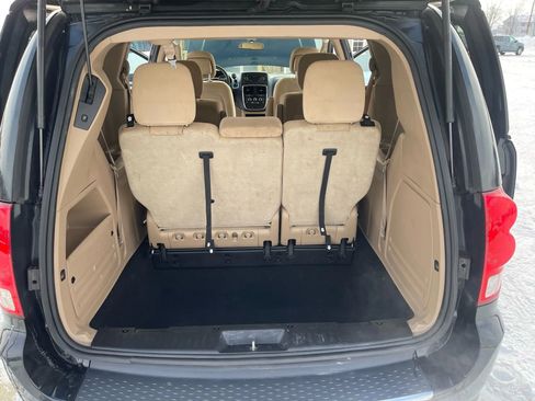 Used 2016 Dodge Grand Caravan SXT image 14