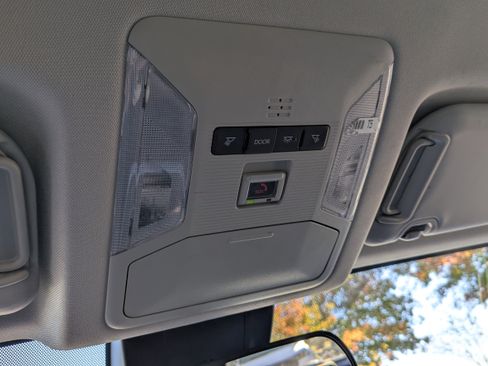 Used 2023 Toyota RAV4 XLE image 27