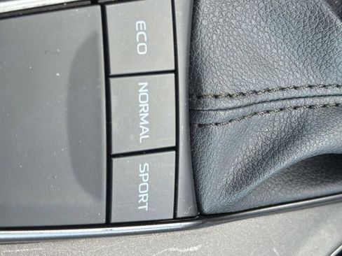 Certified 2023 Toyota Camry SE w/ Convenience Package image 16