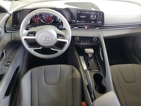 Used 2023 Hyundai Elantra SEL image 11
