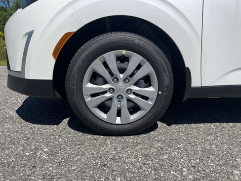 New 2025 Kia Soul LX image 11