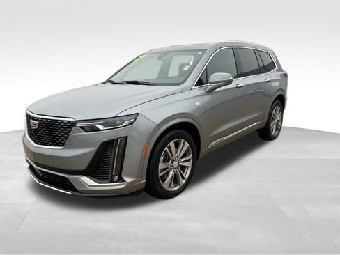Used 2025 Cadillac XT6 Premium Luxury image 4