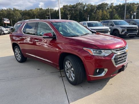 Used 2020 Chevrolet Traverse Premier image 11