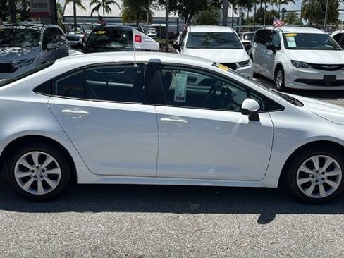Used 2023 Toyota Corolla LE FWD image 11