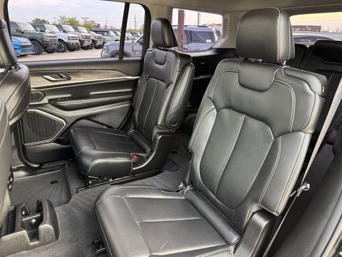 Used 2022 Jeep Grand Cherokee L Limited image 16