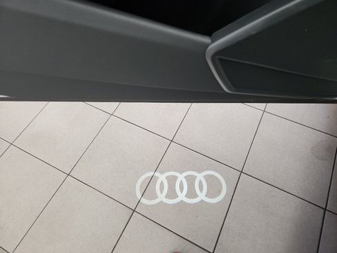 Used 2023 Audi Q5 2.0T Premium w/ Convenience Package image 13