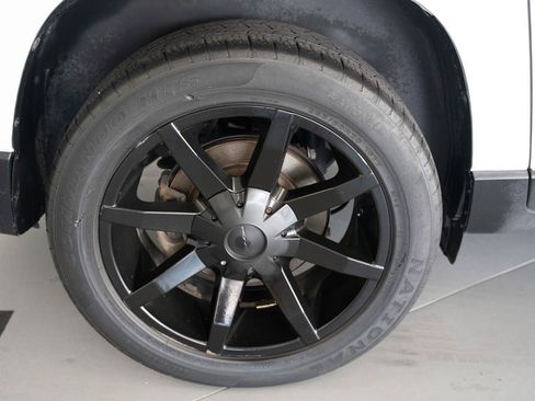 Used 2016 GMC Acadia SLT AWD/4WD image 9