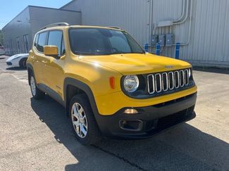 Used 2016 Jeep Renegade Latitude w/ Cold Weather Group AWD/4WD video 3