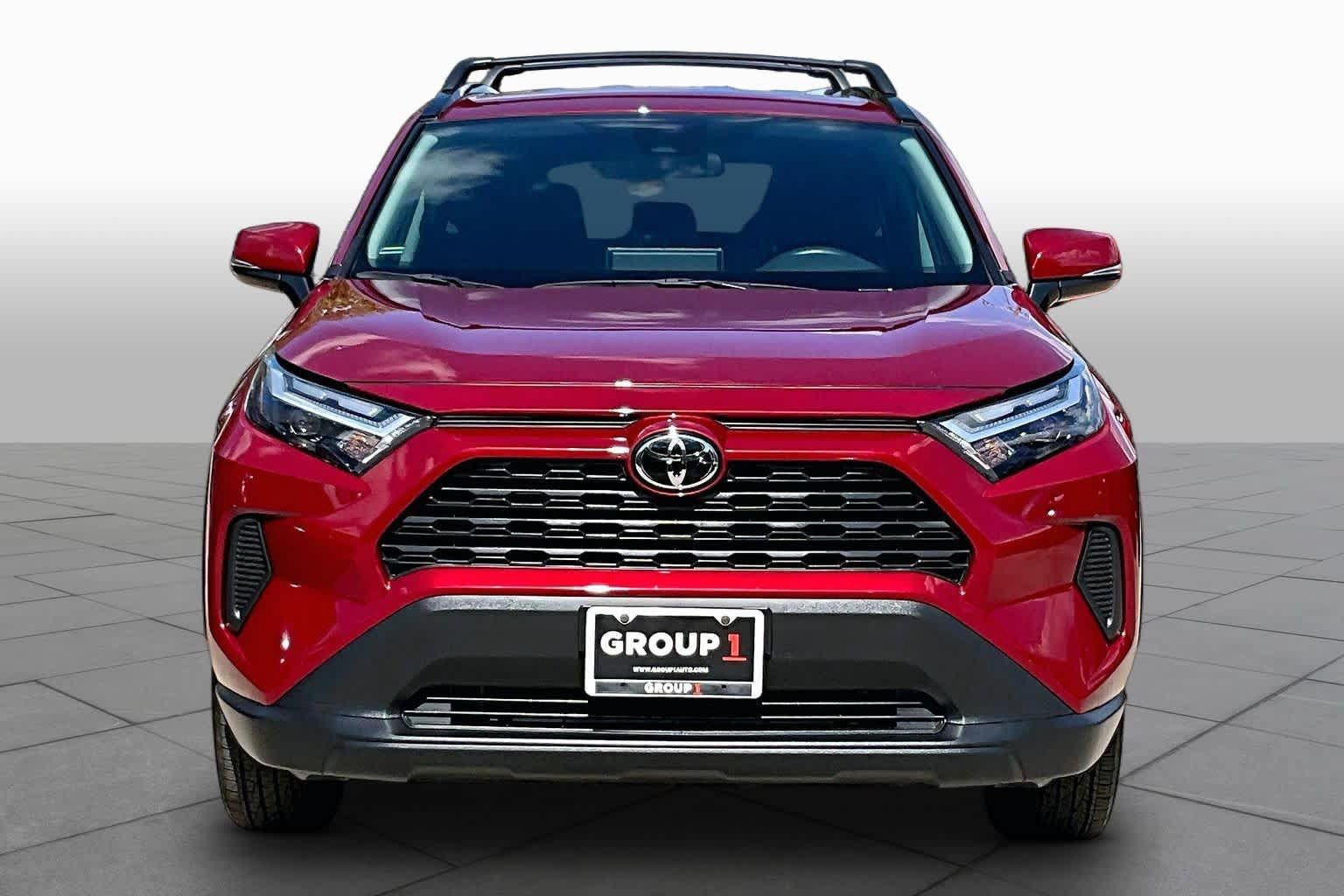 Used 2025 Toyota RAV4 XLE FWD image 3