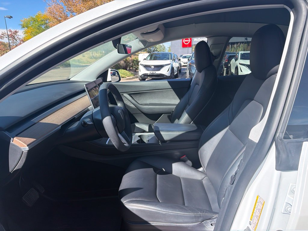 Used 2021 Tesla Model Y Long Range AWD/4WD image 4
