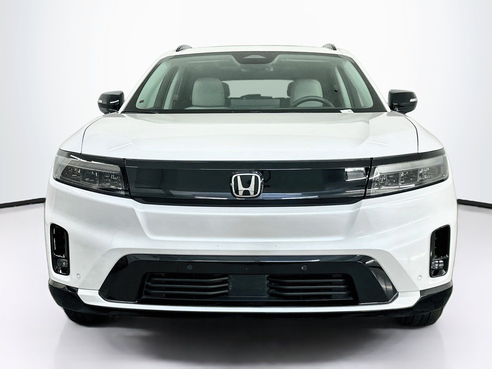 Used 2025 Honda Prologue Touring image 2
