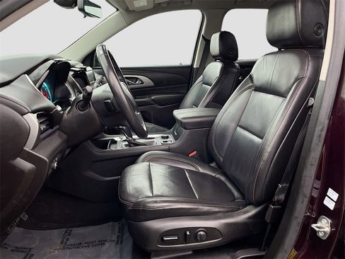 Used 2018 Chevrolet Traverse LT image 20