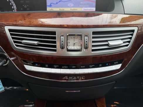 Used 2010 Mercedes-Benz S 550 4MATIC image 23