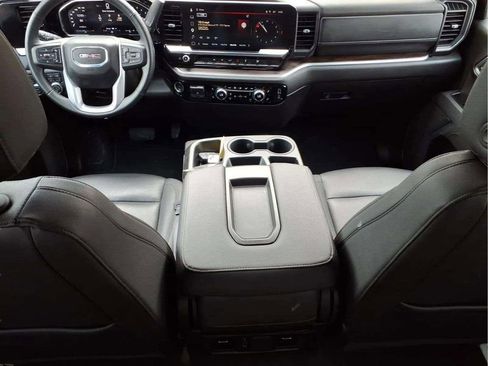 Used 2026 GMC Sierra 1500 SLT AWD/4WD image 10