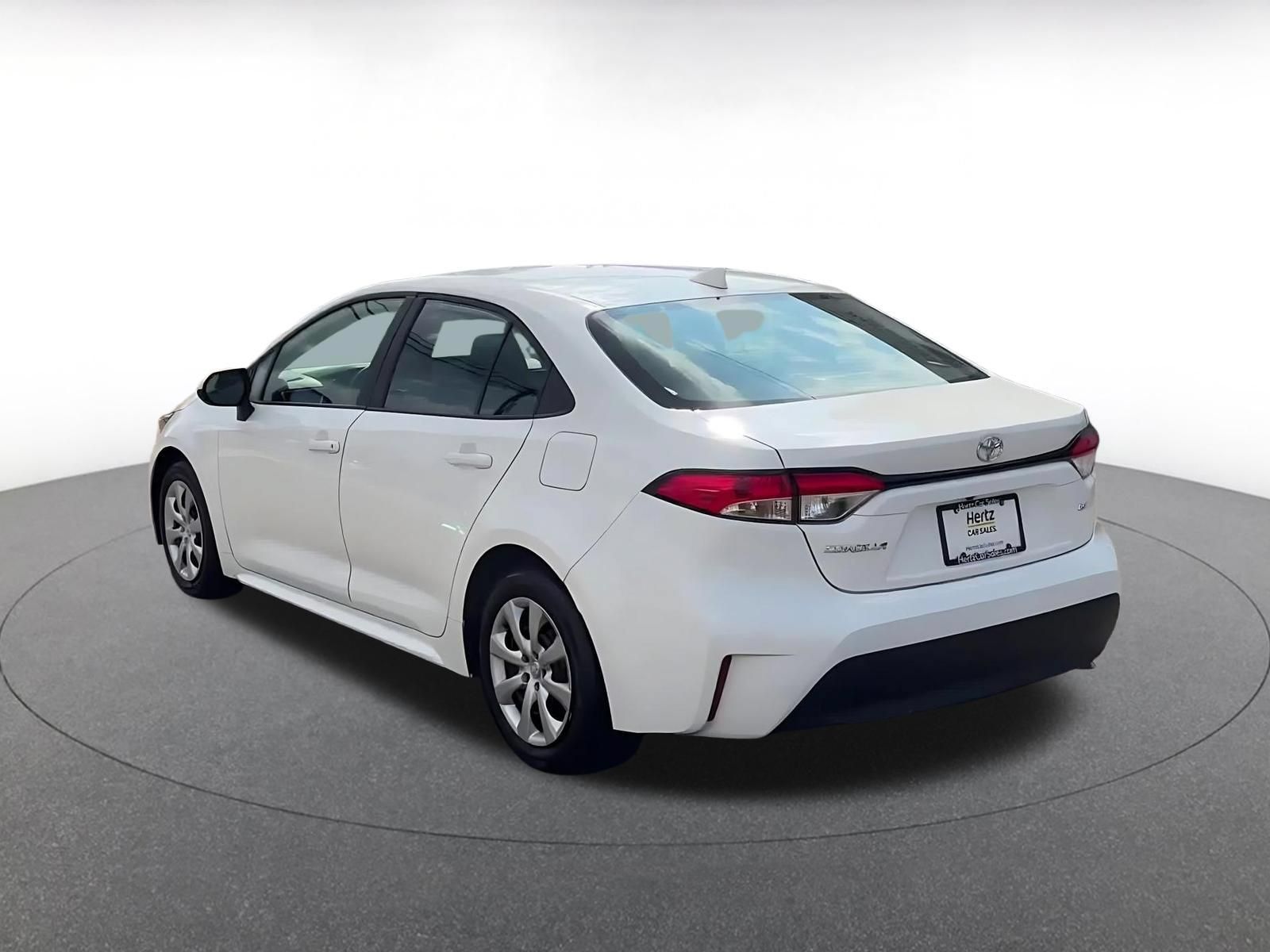 Used 2025 Toyota Corolla LE FWD image 10